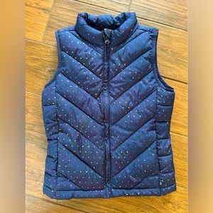 Navy blue Gap puffers vest big girls size medium.